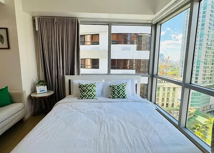Avant At The Bgc With King Bed And Motorized Curtains & 65 In Tv Apartment *
